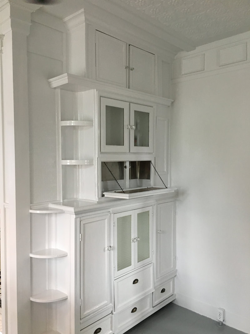 Custom built-in bar cabinetry